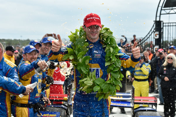 Verizon IndyCar Series
IndyCar Grand Prix at the Glen
Watkins Glen International, Watkins Glen, NY USA
Sunday 3 September 2017
Alexander Rossi, Curb Andretti Herta Autosport with Curb-Agajanian Honda celebrates the win with team in victory lane.
World Copyright: Scott R LePage
LAT Images
ref: Digital Image lepage-170903-wg-7877 Verizon IndyCar Series
IndyCar Grand Prix at the Glen
Watkins Glen International, Watkins Glen, NY USA
Sunday 3 September 2017
Alexander Rossi, Curb Andretti Herta Autosport with Curb-Agajanian Honda celebrates the win with team in victory lane.
World Copyright: Scott R LePage
LAT Images
ref: Digital Image lepage-170903-wg-7877