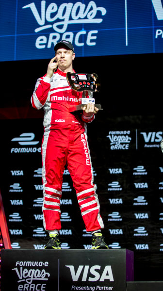 2016/2017 FIA Formula E Championship.
Vegas eRace, Las Vegas, Nevada, United States of America.
Sunday 8 January 2017.
Provisional 1st Place, Olli Pahkala, Mahindra Racing, would later lose his win owing to a Fanboost infringement.
Photo: Zak Mauger/LAT/Formula E
ref: Digital Image _L0U7551