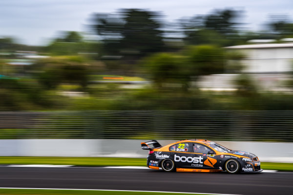 2017 Supercars Championship Round 14.
Auckland SuperSprint, Pukekohe Park Raceway, New Zealand.
Friday 3rd November to Sunday 5th November 2017.
James Courtney, Walkinshaw Racing.
World Copyright: Daniel Kalisz/LAT Images
Ref: Digital Image 031117_VASCR13_DKIMG_0315.jpg 2017 Supercars Championship Round 14.
Auckland SuperSprint, Pukekohe Park Raceway, New Zealand.
Friday 3rd November to Sunday 5th November 2017.
James Courtney, Walkinshaw Racing.
World Copyright: Daniel Kalisz/LAT Images
Ref: Digital Image 031117_VASCR13_DKIMG_0315.jpg
