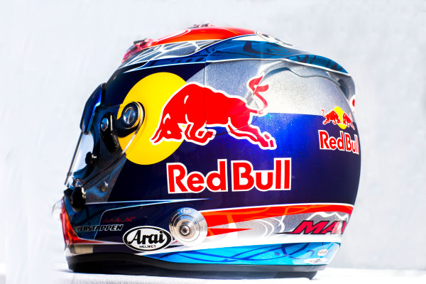 Circuito de Jerez, Jerez, Spain.
Sunday 1 February 2015.
Helmet of Max Verstappen, Toro Rosso. 
World Copyright: Scuderia Toro Rosso (Copyright Free FOR EDITORIAL USE ONLY)
ref: Digital Image 2015_TORO_ROSSO_HELMET_12