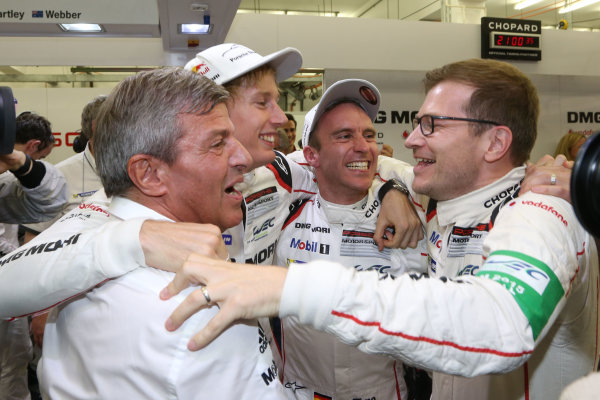 2015 FIA World Endurance Championship,
Bahrain International Circuit, Bahrain.
19th - 21st November 2015.
Timo Bernhard / Mark Webber / Brendon Hartley Porsche Team Porsche 919 Hybrid
World Copyright: Jakob Ebrey / LAT Photographic.