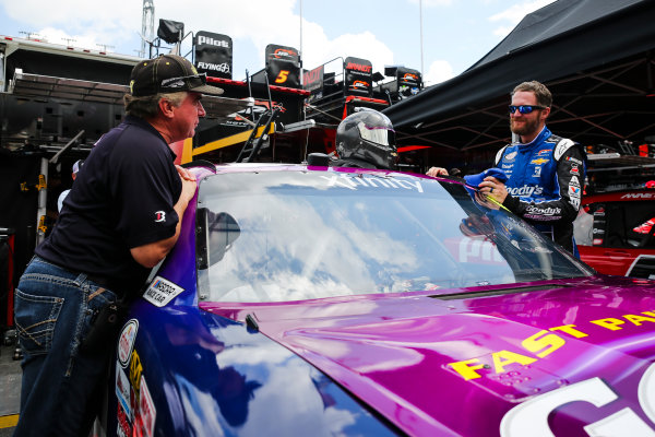 NASCAR XFINITY Series
Food City 300
Bristol Motor Speedway, Bristol, TN USA
Thursday 17 August 2017
Dale Earnhardt Jr, Goody's Mixed Fruit Blast Chevrolet Camaro and Joe Nemechek
World Copyright: Barry Cantrell
LAT Images