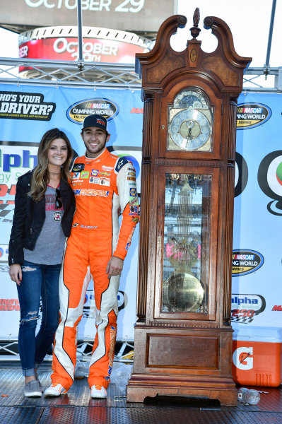 NASCAR Camping World Truck Series
Alpha Energy Solutions 250
Martinsville Speedway, Martinsville, VA USA
Saturday 1 April 2017
Chase Elliott celebrates his win in Victory Lane
World Copyright: Nigel Kinrade/LAT Images
ref: Digital Image 17MART1nk05343 NASCAR Camping World Truck Series
Alpha Energy Solutions 250
Martinsville Speedway, Martinsville, VA USA
Saturday 1 April 2017
Chase Elliott celebrates his win in Victory Lane
World Copyright: Nigel Kinrade/LAT Images
ref: Digital Image 17MART1nk05343