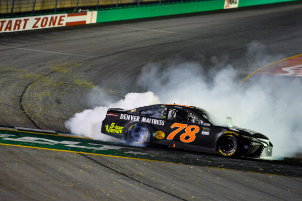 Monster Energy NASCAR Cup Series
Quaker State 400
Kentucky Speedway, Sparta, KY USA
Saturday 8 July 2017
Martin Truex Jr, Furniture Row Racing, Furniture Row/Denver Mattress Toyota Camry celebrates
World Copyright: Barry Cantrell
LAT Images Monster Energy NASCAR Cup Series
Quaker State 400
Kentucky Speedway, Sparta, KY USA
Saturday 8 July 2017
Martin Truex Jr, Furniture Row Racing, Furniture Row/Denver Mattress Toyota Camry celebrates
World Copyright: Barry Cantrell
LAT Images