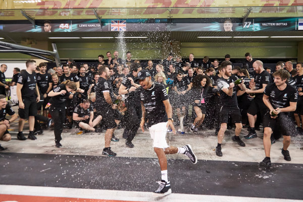 Yas Marina Circuit, Abu Dhabi, United Arab Emirates.
Sunday 26 November 2017.
Toto Wolff, Executive Director (Business), Mercedes AMG, Valtteri Bottas, Mercedes AMG, 1st Position, his wife Emelia, Lewis Hamilton, Mercedes AMG, 2nd Position, and the Mercedes team celebrate a great race result and another highly successful season.
World Copyright: Steve Etherington/LAT Images
ref: Digital Image SNE13503 Yas Marina Circuit, Abu Dhabi, United Arab Emirates.
Sunday 26 November 2017.
Toto Wolff, Executive Director (Business), Mercedes AMG, Valtteri Bottas, Mercedes AMG, 1st Position, his wife Emelia, Lewis Hamilton, Mercedes AMG, 2nd Position, and the Mercedes team celebrate a great race result and another highly successful season.
World Copyright: Steve Etherington/LAT Images
ref: Digital Image SNE13503