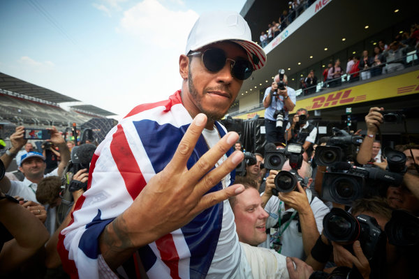 Autodromo Hermanos Rodriguez, Mexico City, Mexico.
Sunday 29 October 2017.
Lewis Hamilton, Mercedes AMG, holds up four fingers to the camera in recognition of securing his 4th world drivers championship title.
World Copyright: Steve Etherington/LAT Images 
ref: Digital Image SNE14498
