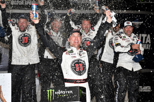 Monster Energy NASCAR Cup Series
Folds of Honor Quik Trip 500
Atlanta Motor Speedway, Hampton, GA USA
Sunday 25 February 2018
Kevin Harvick, Stewart-Haas Racing, Jimmy John's Ford Fusion, celebrates in victory lane.
World Copyright: Rusty Jarrett
NKP / LAT Images Monster Energy NASCAR Cup Series
Folds of Honor Quik Trip 500
Atlanta Motor Speedway, Hampton, GA USA
Sunday 25 February 2018
Kevin Harvick, Stewart-Haas Racing, Jimmy John's Ford Fusion, celebrates in victory lane.
World Copyright: Rusty Jarrett
NKP / LAT Images