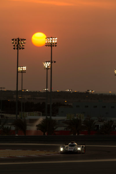 2015 FIA World Endurance Championship
Bahrain 6-Hours
Bahrain International Circuit, Bahrain
Saturday 21 November 2015.
Marcel F?ssler, Andr? Lotterer, Beno?t Tr?luyer (#7 LMP1 Audi Sport Team Joest Audi R18 e-tron quattro).
World Copyright: Sam Bloxham/LAT Photographic
ref: Digital Image _SBL5266 2015 FIA World Endurance Championship
Bahrain 6-Hours
Bahrain International Circuit, Bahrain
Saturday 21 November 2015.
Marcel F?ssler, Andr? Lotterer, Beno?t Tr?luyer (#7 LMP1 Audi Sport Team Joest Audi R18 e-tron quattro).
World Copyright: Sam Bloxham/LAT Photographic
ref: Digital Image _SBL5266