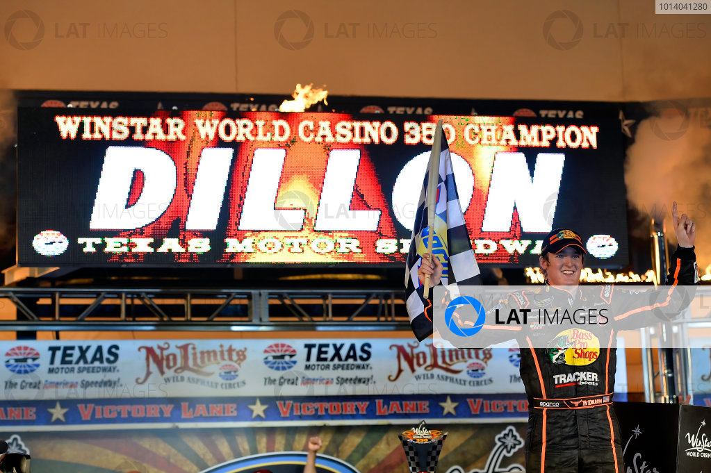 October 31-November 01, 2013, Fort Worth, Texas USA
Ty Dillon in Victory Lane
© 2013, Brian Czobat
LAT Photo USA
October 31-November 01, 2013, Fort Worth, Texas USA
Ty Dillon in Victory Lane
© 2013, Brian Czobat
LAT Photo USA