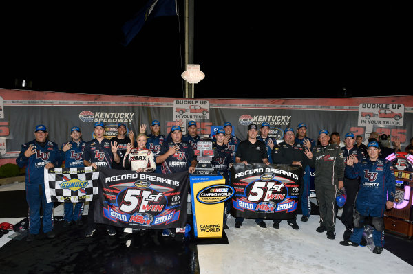 6-7 July, 2016, Sparta, Kentucky USA
William Byron celebrates his win in Victory Lane
?2016, Nigel Kinrade
LAT Photo USA 6-7 July, 2016, Sparta, Kentucky USA
William Byron celebrates his win in Victory Lane
?2016, Nigel Kinrade
LAT Photo USA