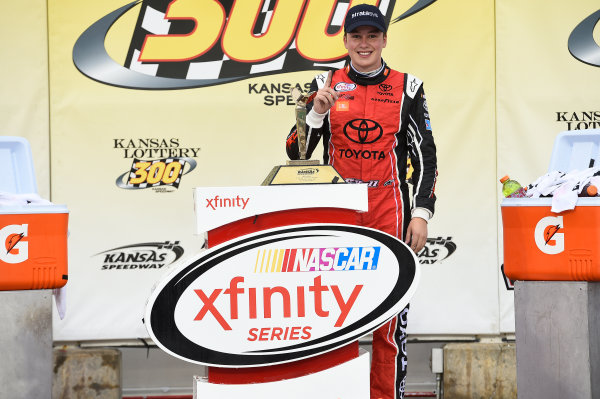 NASCAR XFINITY Series
Kansas Lottery 300
Kansas Speedway, Kansas City, KS USA
Saturday 21 October 2017
Christopher Bell, JBL Toyota Camry, Celebrates in Victory Lane.
World Copyright: John K Harrelson
LAT Images NASCAR XFINITY Series
Kansas Lottery 300
Kansas Speedway, Kansas City, KS USA
Saturday 21 October 2017
Christopher Bell, JBL Toyota Camry, Celebrates in Victory Lane.
World Copyright: John K Harrelson
LAT Images