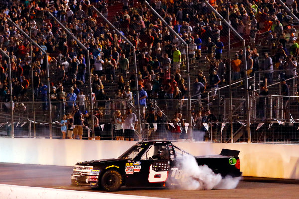 NASCAR Camping World Truck Series
Drivin? For Linemen 200
Gateway Motorsports Park, Madison, IL USA
Saturday 17 June 2017
John Hunter Nemechek, Chevrolet Silverado
World Copyright: Russell LaBounty
LAT Images NASCAR Camping World Truck Series
Drivin? For Linemen 200
Gateway Motorsports Park, Madison, IL USA
Saturday 17 June 2017
John Hunter Nemechek, Chevrolet Silverado
World Copyright: Russell LaBounty
LAT Images