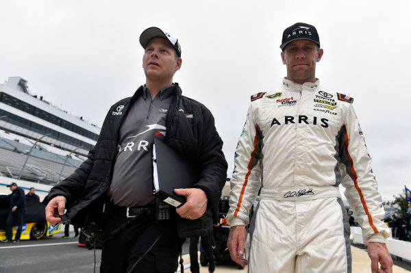 30 September-2 October, 2016, Dover, Delaware USA
Carl Edwards, ARRIS Surfboard Toyota Camry and Dave Rogers
? 2016, Nigel Kinrade
LAT Photo USA 30 September-2 October, 2016, Dover, Delaware USA
Carl Edwards, ARRIS Surfboard Toyota Camry and Dave Rogers
? 2016, Nigel Kinrade
LAT Photo USA