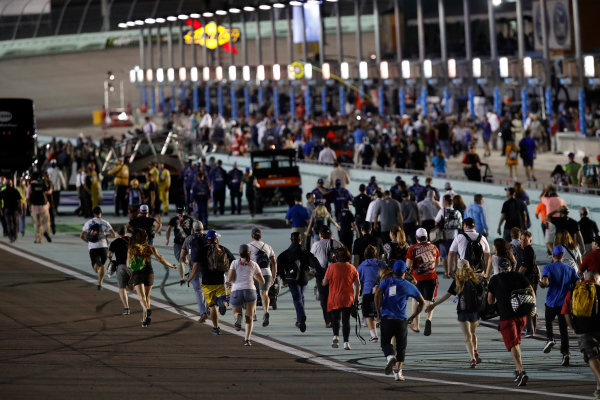 NASCAR XFINITY Series
Ford EcoBoost 300
Homestead-Miami Speedway, Homestead, FL USA
Saturday 18 November 2017
Fans run down the track to victory lane
World Copyright: Michael L. Levitt
LAT Images NASCAR XFINITY Series
Ford EcoBoost 300
Homestead-Miami Speedway, Homestead, FL USA
Saturday 18 November 2017
Fans run down the track to victory lane
World Copyright: Michael L. Levitt
LAT Images