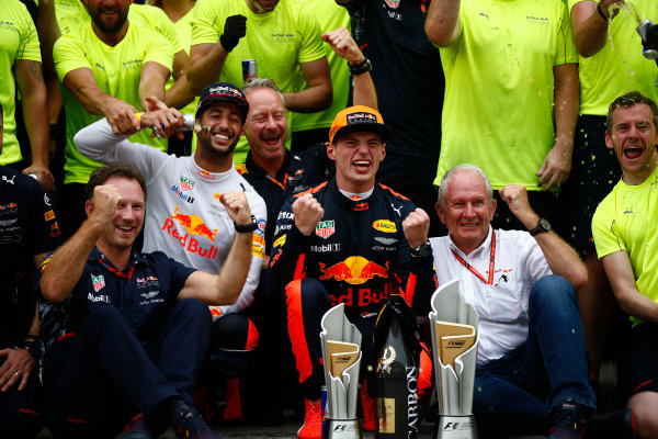 Sepang International Circuit, Sepang, Malaysia.
Sunday 1 October 2017.
Max Verstappen, Red Bull, 1st Position, Daniel Ricciardo, Red Bull Racing, 3rd Position, Christian Horner, Team Principal, Red Bull Racing, Helmut Markko, Consultant, Red Bull Racing, and the Red Bull team celebrate.
World Copyright: Andrew Hone/LAT Images 
ref: Digital Image _ONZ0527