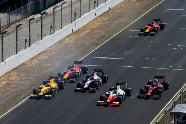 2017 FIA Formula 2 Round 10.
Circuito de Jerez, Jerez, Spain.
Sunday 8 October 2017.Norman Nato (FRA, Pertamina Arden), Nabil Jeffri (MAS, Trident), Sergio Sette Camara (BRA, MP Motorsport), Alexander Albon (THA, ART Grand Prix), Nyck De Vries (NED, Racing Engineering) at the start of the race.
Photo: Zak Mauger/FIA Formula 2.
ref: Digital Image _X0W2673