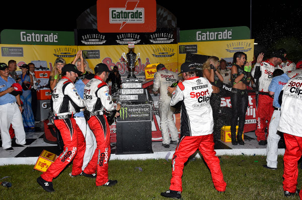 Monster Energy NASCAR Cup Series
Bojangles' Southern 500
Darlington Raceway, Darlington, SC USA
Sunday 3 September 2017
Denny Hamlin, Joe Gibbs Racing, Sport Clips Toyota Camry wins.
World Copyright: Rusty Jarrett
LAT Images Monster Energy NASCAR Cup Series
Bojangles' Southern 500
Darlington Raceway, Darlington, SC USA
Sunday 3 September 2017
Denny Hamlin, Joe Gibbs Racing, Sport Clips Toyota Camry wins.
World Copyright: Rusty Jarrett
LAT Images