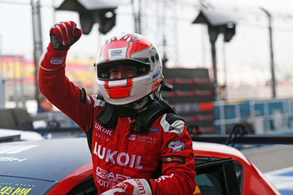 2015 TCR International Series Round 9.
Marina Bay Circuit, Singapore.
Sunday 20 September 2015.
Jordi Gene, No.88 Team Craft-Bamboo LUKOIL.
World Copyright: Sam Bloxham/LAT Photographic.
ref: Digital Image _SBL8820