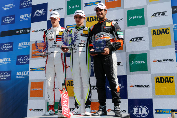 2017 FIA Formula 3 European Championship.
Round 2 - Monza, Italy.
Sunday 30 April 2017.
Podium: Race winner Callum Ilott, Prema Powerteam, Dallara F317 - Mercedes-Benz, second place Lando Norris, Carlin Dallara F317 - Volkswagen, third place Maximilian G?nther, Prema Powerteam Dallara F317 - Mercedes-Benz
World Copyright: James Gasperotti/LAT Images
ref: Digital Image _JG14904 2017 FIA Formula 3 European Championship.
Round 2 - Monza, Italy.
Sunday 30 April 2017.
Podium: Race winner Callum Ilott, Prema Powerteam, Dallara F317 - Mercedes-Benz, second place Lando Norris, Carlin Dallara F317 - Volkswagen, third place Maximilian G?nther, Prema Powerteam Dallara F317 - Mercedes-Benz
World Copyright: James Gasperotti/LAT Images
ref: Digital Image _JG14904