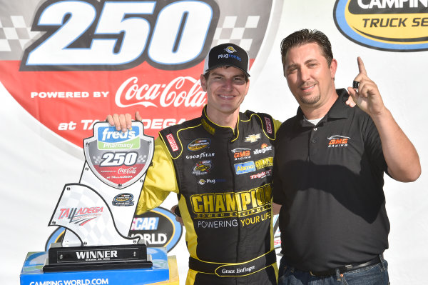 21-22 October, 2016, Talladega, Alabama USA
Grant Enfinger wins at Talladega
©2016, John Harrelson / LAT Photo USA 21-22 October, 2016, Talladega, Alabama USA
Grant Enfinger wins at Talladega
©2016, John Harrelson / LAT Photo USA