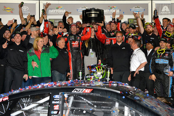 2017 NASCAR Monster Energy Cup - Daytona 500
Daytona International Speedway, Daytona Beach, FL USA
Sunday 26 February 2017
Kurt Busch celebrates his Daytona 500 Victory
World Copyright: Rusty Jarrett/LAT Images
ref: Digital Image 17DAY1rj_07551 2017 NASCAR Monster Energy Cup - Daytona 500
Daytona International Speedway, Daytona Beach, FL USA
Sunday 26 February 2017
Kurt Busch celebrates his Daytona 500 Victory
World Copyright: Rusty Jarrett/LAT Images
ref: Digital Image 17DAY1rj_07551