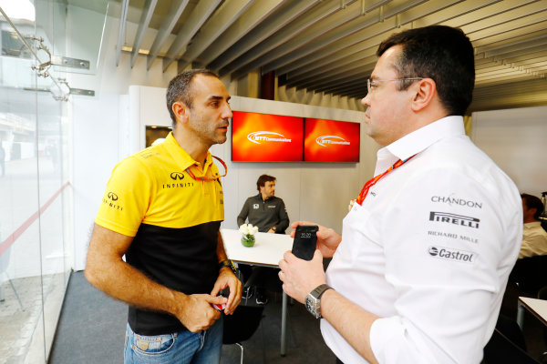 Interlagos, Sao Paulo, Brazil.
Thursday 09 November 2017.
Cyril Abiteboul, Managing Director, Renault Sport F1, Fernando Alonso, McLaren, and Eric Boullier, Racing Director, McLaren.
World Copyright: Steven Tee/LAT Images 
ref: Digital Image _R3I7050