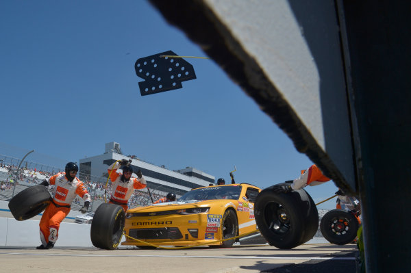 NASCAR XFINITY Series
One Main Financial 200
Dover International Speedway, Dover, DE USA
Saturday 3 June 2017
Kyle Larson, ParkerStore Chevrolet Camaro, makes a pit stop.
World Copyright: John K Harrelson
LAT Images
ref: Digital Image 17DOV1jh_05145 NASCAR XFINITY Series
One Main Financial 200
Dover International Speedway, Dover, DE USA
Saturday 3 June 2017
Kyle Larson, ParkerStore Chevrolet Camaro, makes a pit stop.
World Copyright: John K Harrelson
LAT Images
ref: Digital Image 17DOV1jh_05145