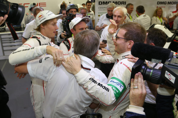 2015 FIA World Endurance Championship,
Bahrain International Circuit, Bahrain.
19th - 21st November 2015.
Timo Bernhard / Mark Webber / Brendon Hartley Porsche Team Porsche 919 Hybrid
World Copyright: Jakob Ebrey / LAT Photographic.