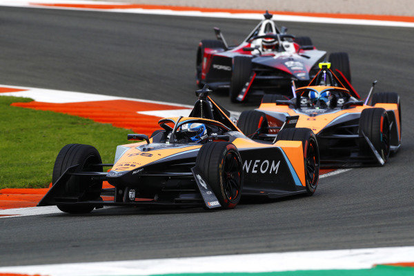 Rene Rast, NEOM McLaren Formula E Team, Nissan e-4ORCE 04, leads Jake Hughes, NEOM McLaren Formula E Team, Nissan e-4ORCE 04