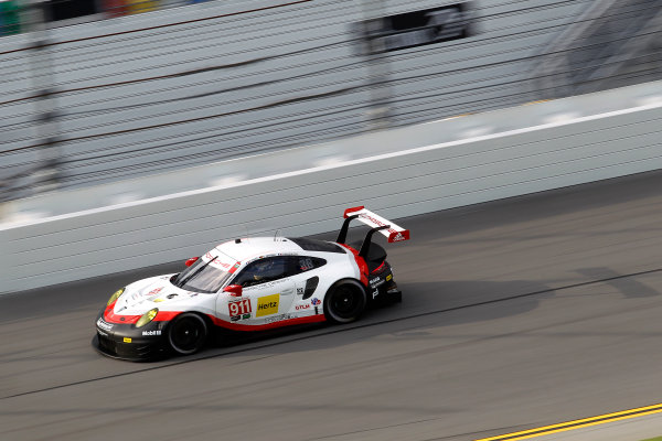 2017 Rolex 24 Hours.
Daytona, Florida, USA
Thursday 26 January 2017.
#911 Porsche Team North America Porsche 911 RSR: Patrick Pilet, Dirk Werner, Fr?d?ric Makowiecki
World Copyright: Alexander Trienitz/LAT Images
ref: Digital Image 2017-24h-Daytona-AT2-1280