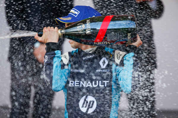 2016/2017 FIA Formula E Championship.
Monte-Carlo, Monaco
Saturday 13 May 2017.
Sebastien Buemi (SUI), Renault e.Dams, Spark-Renault, Renault Z.E 16, sprays the champagne on the podium.
Photo: Alastair Staley/LAT/Formula E
ref: Digital Image _X0W1371 2016/2017 FIA Formula E Championship.
Monte-Carlo, Monaco
Saturday 13 May 2017.
Sebastien Buemi (SUI), Renault e.Dams, Spark-Renault, Renault Z.E 16, sprays the champagne on the podium.
Photo: Alastair Staley/LAT/Formula E
ref: Digital Image _X0W1371