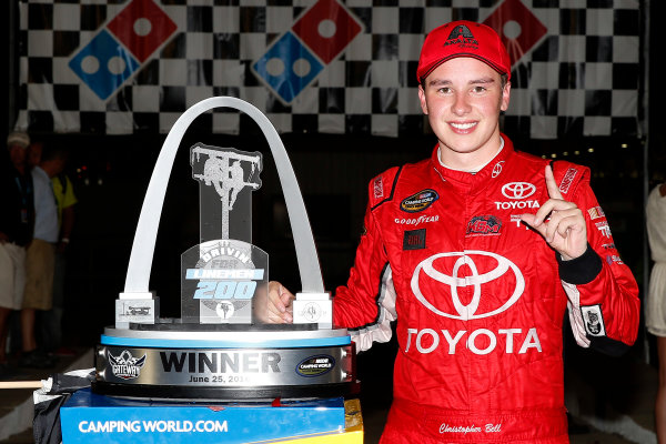 25 June, 2016, Madison, Illinois USA
Christopher Bell celebrates in victory lane
©2016, Russell LaBounty
LAT Photo USA
25 June, 2016, Madison, Illinois USA
Christopher Bell celebrates in victory lane
©2016, Russell LaBounty
LAT Photo USA