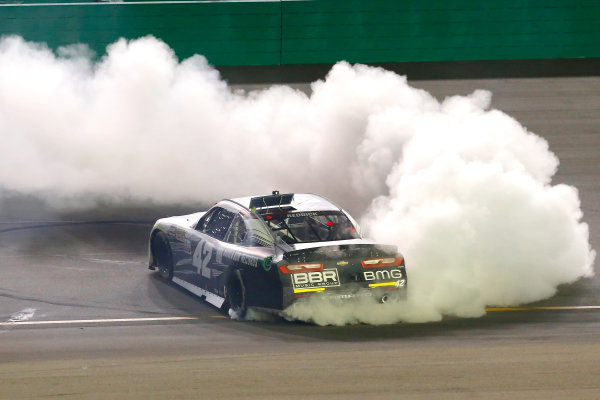 NASCAR XFINITY Series
VisitMyrtleBeach.com 300
Kentucky Speedway
Sparta, KY USA
Saturday 23 September 2017
Tyler Reddick, BBR/Jason Aldean Chevrolet Camaro celebrates his win with a burnout
World Copyright: Russell LaBounty
LAT Images NASCAR XFINITY Series
VisitMyrtleBeach.com 300
Kentucky Speedway
Sparta, KY USA
Saturday 23 September 2017
Tyler Reddick, BBR/Jason Aldean Chevrolet Camaro celebrates his win with a burnout
World Copyright: Russell LaBounty
LAT Images