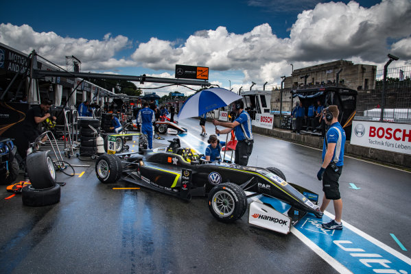 2017 FIA Formula 3 European Championship.
Round 5 - Nuremberg, Germany.
Friday 30 June 2017.
Lando Norris, Carlin Dallara F317 - Volkswagen
World Copyright: Mario Bartkowiak/LAT Images
ref: Digital Image 2017-06-30_FIA-F3_Norisring_FP_0117