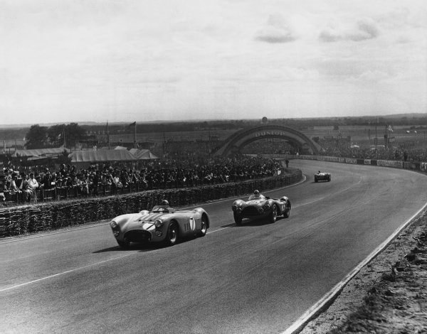 Le Mans, France. 13th - 14th June 1953
Pierre Levegh/Charles Pozzi (Talbot Lago T26GS), 8th position, leads Reg Parnell/Peter Collins (Aston Martin DB3S), retired, action. World Copyright: LAT Photographic
Ref: Autocar Used Pic 19th June 1953 Pg 834. Le Mans, France. 13th - 14th June 1953
Pierre Levegh/Charles Pozzi (Talbot Lago T26GS), 8th position, leads Reg Parnell/Peter Collins (Aston Martin DB3S), retired, action. World Copyright: LAT Photographic
Ref: Autocar Used Pic 19th June 1953 Pg 834.
