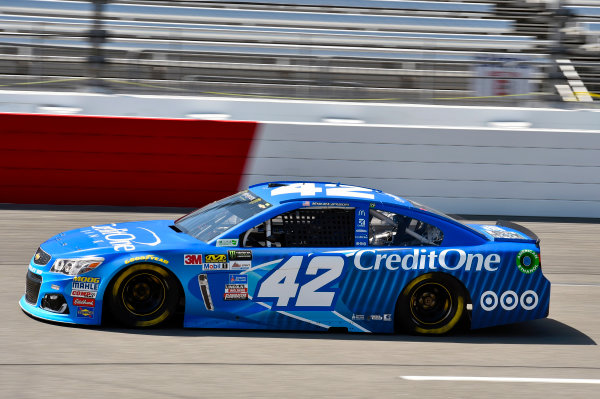 Monster Energy NASCAR Cup Series
Toyota Owners 400
Richmond International Raceway, Richmond, VA USA
Friday 28 April 2017
Kyle Larson, Chip Ganassi Racing, Credit One Bank Chevrolet SS
World Copyright: Nigel Kinrade
LAT Images
ref: Digital Image 17RIC1nk01190