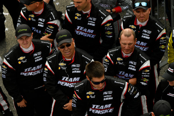 2017 Verizon IndyCar Series
Honda Indy Grand Prix of Alabama
Barber Motorsports Park, Birmingham, AL USA
Sunday 23 April 2017
Josef Newgarden, Team Penske Chevrolet crew
World Copyright: Scott R LePage
LAT Images
ref: Digital Image lepage-170423-bhm-6484 2017 Verizon IndyCar Series
Honda Indy Grand Prix of Alabama
Barber Motorsports Park, Birmingham, AL USA
Sunday 23 April 2017
Josef Newgarden, Team Penske Chevrolet crew
World Copyright: Scott R LePage
LAT Images
ref: Digital Image lepage-170423-bhm-6484