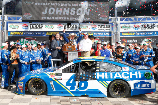 2017 Monster Energy NASCAR Cup Series
O'Reilly Auto Parts 500
Texas Motor Speedway, Fort Worth, TX USA
Sunday 9 April 2017
Jimmie Johnson celebrates in victory lane 
World Copyright: Russell LaBounty/LAT Images
ref: Digital Image 17TEX1rl_5236