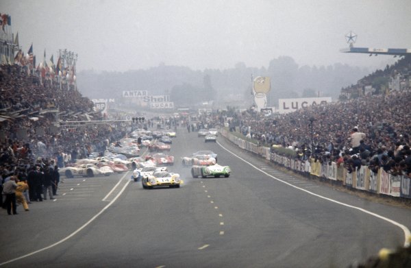 Le Mans, France. 14-15 June 1969
Rolf Stommelen/Kurt Ahrens (#14 Porsche 917LH) leads Vic Elford/Richard Attwood (#12 Porsche 917LH) and Jo Siffert/Brian Redman (#20 Porsche 908) at the start
World Copyright: LAT PhotographicRef: 35mm transparency 69LM02 Le Mans, France. 14-15 June 1969
Rolf Stommelen/Kurt Ahrens (#14 Porsche 917LH) leads Vic Elford/Richard Attwood (#12 Porsche 917LH) and Jo Siffert/Brian Redman (#20 Porsche 908) at the start
World Copyright: LAT PhotographicRef: 35mm transparency 69LM02