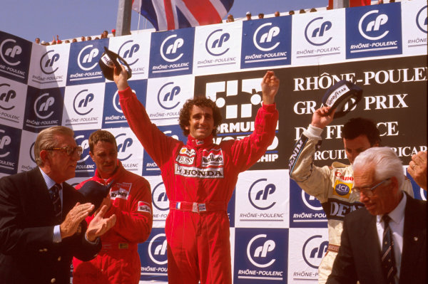 Paul Ricard, Le Castellet, France.
7-9 July 1989.
Alain Prost (McLaren Honda) 1st position, Nigel Mansell (Ferrari) 2nd position and Riccardo Patrese (Williams Renault) 3rd position, celebrate on the podium. FIA President Jean Marie Balestre applauds.
Ref-89 FRA 14.
World Copyright - LAT Photographic Paul Ricard, Le Castellet, France.
7-9 July 1989.
Alain Prost (McLaren Honda) 1st position, Nigel Mansell (Ferrari) 2nd position and Riccardo Patrese (Williams Renault) 3rd position, celebrate on the podium. FIA President Jean Marie Balestre applauds.
Ref-89 FRA 14.
World Copyright - LAT Photographic
