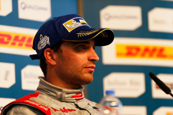 2014/2015 FIA Formula E Championship.
Berlin ePrix, Berlin Tempelhof Airport, Germany.
Saturday 23 May 2015
Jerome D'Ambrosio (BEL)/Dragon Racing - Spark-Renault SRT_01E.
Photo: Zak Mauger/LAT/Formula E
ref: Digital Image _L0U9749
2014/2015 FIA Formula E Championship.
Berlin ePrix, Berlin Tempelhof Airport, Germany.
Saturday 23 May 2015
Jerome D'Ambrosio (BEL)/Dragon Racing - Spark-Renault SRT_01E.
Photo: Zak Mauger/LAT/Formula E
ref: Digital Image _L0U9749