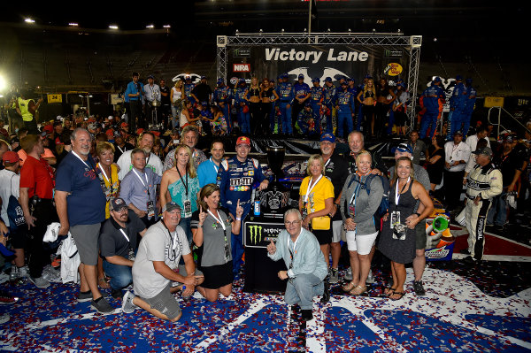 Monster Energy NASCAR Cup Series
Bass Pro Shops NRA Night Race
Bristol Motor Speedway, Bristol, TN USA
Saturday 19 August 2017
Kyle Busch, Joe Gibbs Racing, M&M's Caramel Toyota Camry wins
World Copyright: Rusty Jarrett
LAT Images Monster Energy NASCAR Cup Series
Bass Pro Shops NRA Night Race
Bristol Motor Speedway, Bristol, TN USA
Saturday 19 August 2017
Kyle Busch, Joe Gibbs Racing, M&M's Caramel Toyota Camry wins
World Copyright: Rusty Jarrett
LAT Images