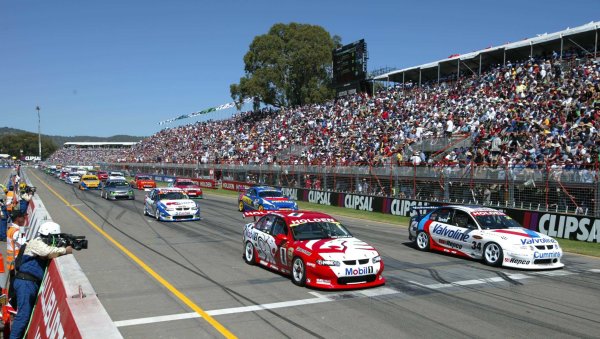 2002 Australian V8 Supercars
Adelaide Clipsal 500. Australia. 17th March 2002.
The V8 Supercars line up ion the grid for the start of race 2. Mark Skaife (left) won race 1 and 2 from pole.
World Copyright: Mark Horsburgh/LAT Photographic
ref: Digital Image Only