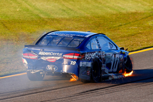 Monster Energy NASCAR Cup Series
Ford EcoBoost 400
Homestead-Miami Speedway, Homestead, FL USA
Sunday 19 November 2017
Danica Patrick, Stewart-Haas Racing, Aspen Dental Ford Fusion crash
World Copyright: Russell LaBounty
LAT Images Monster Energy NASCAR Cup Series
Ford EcoBoost 400
Homestead-Miami Speedway, Homestead, FL USA
Sunday 19 November 2017
Danica Patrick, Stewart-Haas Racing, Aspen Dental Ford Fusion crash
World Copyright: Russell LaBounty
LAT Images