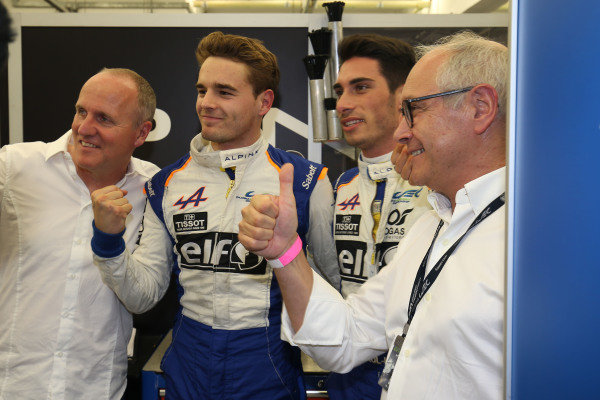 2015 FIA World Endurance Championship,
Bahrain International Circuit, Bahrain.
19th - 21st November 2015.
Nelson Panciatici / Paul Loup Chatin / Tom Dillmann Signatech Alpine Alpine A450b Nissan celebrate pole position.
World Copyright: Jakob Ebrey / LAT Photographic.