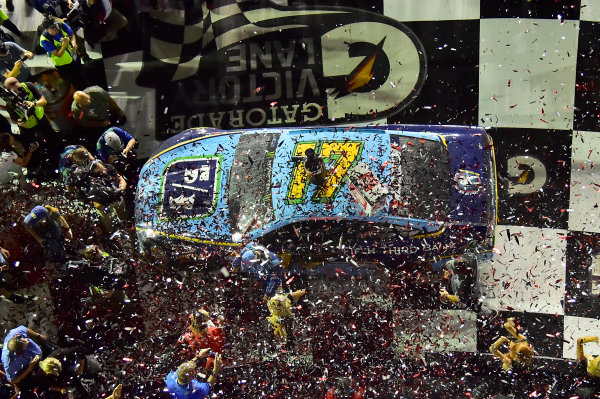 Monster Energy NASCAR Cup Series
Coke Zero 400
Daytona International Speedway, Daytona Beach, FL USA
Saturday 1 July 2017
Ricky Stenhouse Jr, Roush Fenway Racing, Fifth Third Bank Ford Fusion, celebrates in victory lane.
World Copyright: John K Harrelson
LAT Images