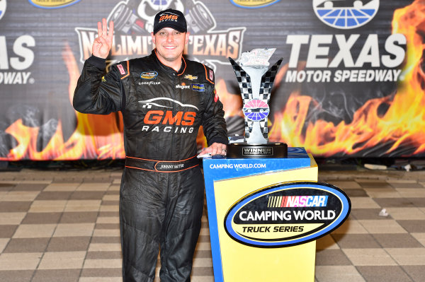 3-4 November, 2016, Fort Worth, Texas USA
Johnny Sauter (21) celebrates after winning at Texas.
©2016, John Harrelson / LAT Photo USA 3-4 November, 2016, Fort Worth, Texas USA
Johnny Sauter (21) celebrates after winning at Texas.
©2016, John Harrelson / LAT Photo USA