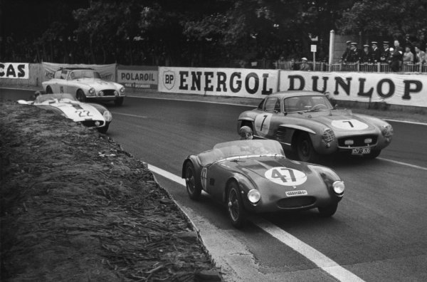 Le Mans, France. 28th - 29th July 1956
Marceau Escules/Francis Guillaud (Moretti 750 Grand Sport), retired, leads Paul Metternich/Wittigo von Einsiedel (Mercedes-Benz 300 SL), retired and FranÂois Picard/Robert E. Tappan (Ferrari 500 TR), retired, action. World Copyright: LAT Photographic
Ref: B/W Print. Le Mans, France. 28th - 29th July 1956
Marceau Escules/Francis Guillaud (Moretti 750 Grand Sport), retired, leads Paul Metternich/Wittigo von Einsiedel (Mercedes-Benz 300 SL), retired and FranÂois Picard/Robert E. Tappan (Ferrari 500 TR), retired, action. World Copyright: LAT Photographic
Ref: B/W Print.