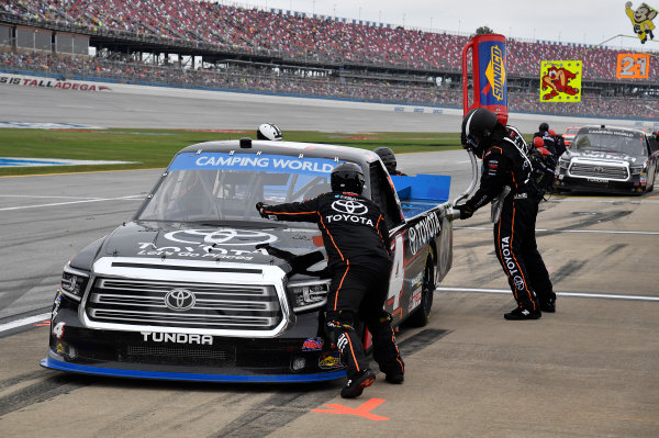NASCAR Camping World Truck Series
Fred's 250
Talladega Superspeedway
Talladega, AL USA
Saturday 14 October 2017
Christopher Bell, Toyota Toyota Tundra
World Copyright: Rusty Jarrett
LAT Images NASCAR Camping World Truck Series
Fred's 250
Talladega Superspeedway
Talladega, AL USA
Saturday 14 October 2017
Christopher Bell, Toyota Toyota Tundra
World Copyright: Rusty Jarrett
LAT Images
