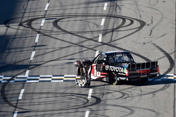 1-2 April, 2016, Martinsville, Virginia USA
Kyle Busch (18) celebrates after winning.
©2016, John Harrelson / LAT Photo USA
1-2 April, 2016, Martinsville, Virginia USA
Kyle Busch (18) celebrates after winning.
©2016, John Harrelson / LAT Photo USA